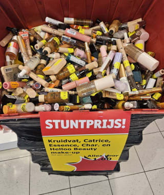 Make-up (Char, Essence & Catrice) voor €1 bij Kruidvat en Trekpleister
