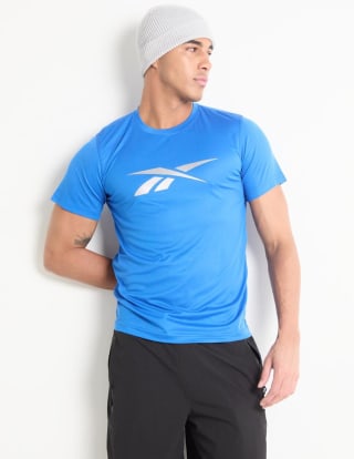 Playeras Reebok por $139 | Suburbia