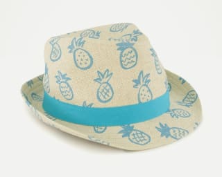 Borsalino estampado piñas para niño por 4.79€.