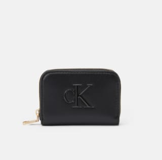 Monedero Calvin Klein Bold Medium Zip Around Negro por 37,65€