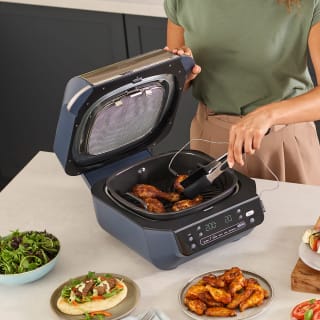 Grill et air fryer 5-en-1 Ninja Cyber Space EG351EUCYD à 169,99€