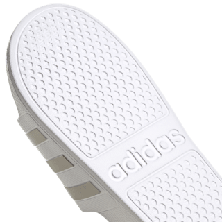 Adidas Adilette Aqua Slides por 10€ en Foot Locker