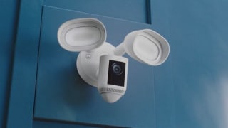 Ring Floodlight Cam Wired Pro voor €119 bij Bol