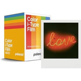 Polaroid Now 3ª generación + paquete de película (16 fotos) por $2,566 en Amazon
