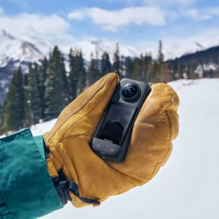 Insta360 Cámara de Acción X3 (Standard Bundle) por $4,497 en Costco
