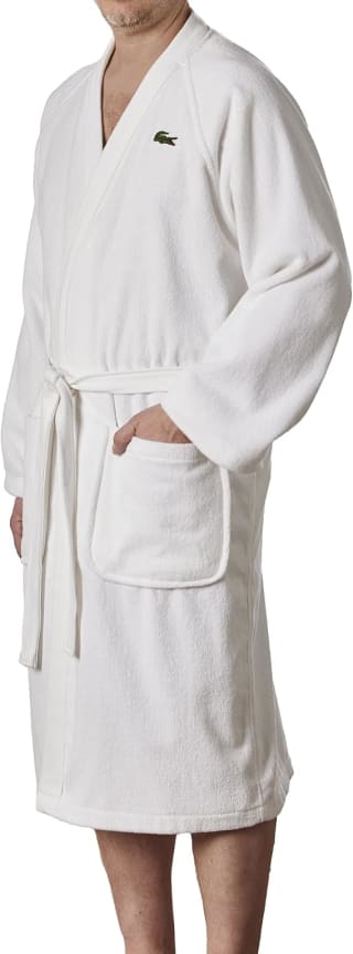 Lacoste Bata de baño Classic Pique 100% algodón por $673.39 en Amazon