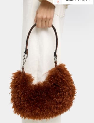 Bolso de hombro efecto pelo por tan sólo 9,99€