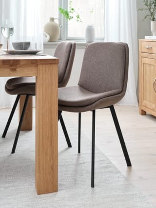 Eetkamerstoel MELBY licht bruin voor €42,50 bij JYSK