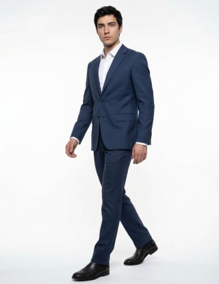 Calvin Klein traje para hombre por $3,514.50 en Liverpool