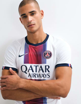 Nike Football PSG maillot extérieur Stadium blanc pour 79,99€ chez ASOS