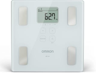 Omron Báscula Digital Corporal por $319 en Amazon