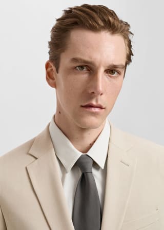 Americana traje París super slim fit por 19,99€ en Mango Outlet