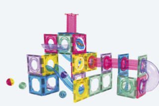 Playland Grote bouwset met magnetische tegels voor €14,99 bij de Aldi