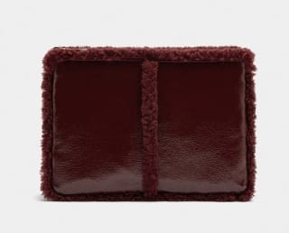 Parfois Bolso Bandolera bordes efecto pelo por 5.99€.