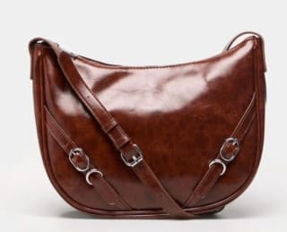 Bolso Bandolera de hebillas por 12.99€.