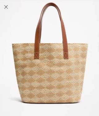Bolso shopper contrastes efecto natural por 5.99€.