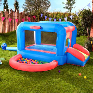 Springkussen met ballenbak 250 x 250 x 135 cm voor €129 bij de Action