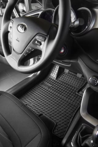 Rubbermatten voor de auto vanaf €4,96 bij Bol