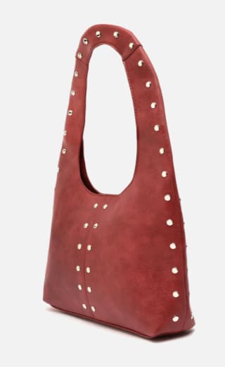 Bolso hobo grande con detalles metálicos por 20€