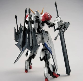 Bandai MG Gundam Barbatos Lupus (1/100) por $1,250.17 en Amazon