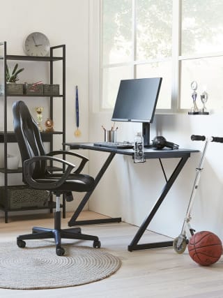 Escritorio gaming HALSTED 60x120 por 42,50€ en JYSK