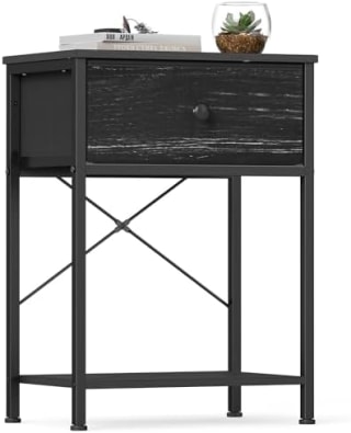SONGMICS Mesa auxiliar (39.6 x 30 x 60.4 cm) por $299 en Amazon