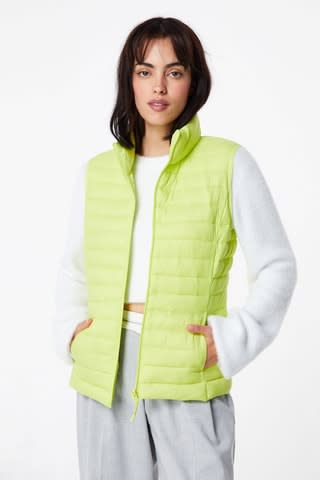 Chollazo 3 chalecos por 0.97€ Anorak por 0,50€, 3 sudaderas por 3.97€ y mucho más