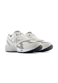 New Balance U880R sneakers voor €83,95 bij Zalando