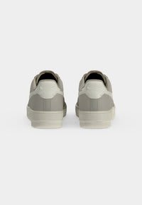 Nike Sportswear AIR FORCE RETRO por 61.16€ en Zalando