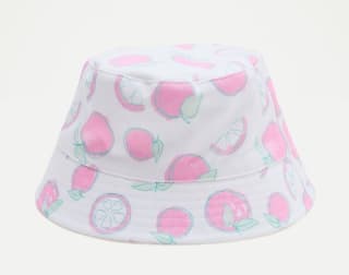 Gorro bucket print frutas de niña por 4.79€.