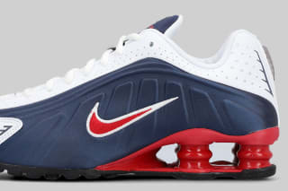 Nike Shox R4 (GS) 'Midnight Navy and Gym Red' por $1,299.50 en Lust México