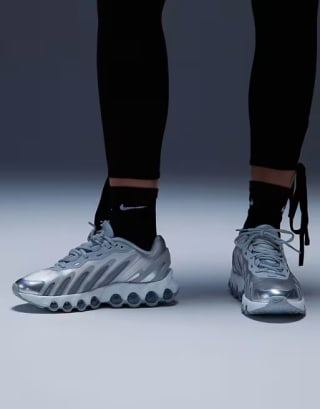 Nike Air Max DN8 zapatillas por 56.99€.