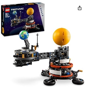 LEGO Technic La Planète Terre et la Lune en Orbite à 57,97€