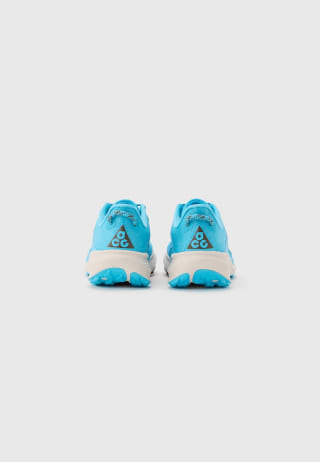 Nike ACG Pegasus Trail por 74,90€ en Privé by Zalando