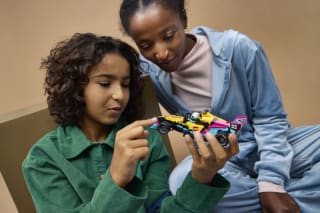 LEGO Speed Champions F1 ACADEMY (77258) voor €14,99 bij Bol