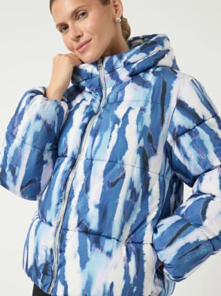 YAS Chaqueta Acolchada Capucha Vista Blue por 33,14€