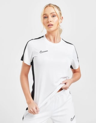 Nike camiseta Academy mujer por 10€