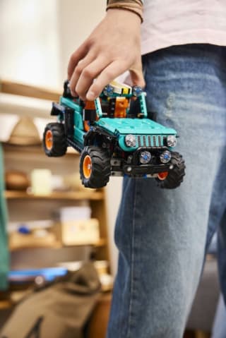 LEGO Technic Jeep Wrangler Rubicon (42227) voor €38,99 bij Bol