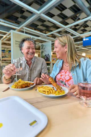 1+1 gratis op Kipsaté met friet bij Ikes