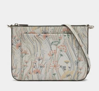 Parfois Bolso Bandolera estampado floral por 5.99€.
