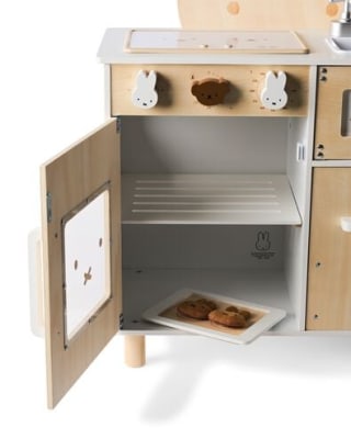 Houten nijntje speelkeuken voor €64,99 bij Hema
