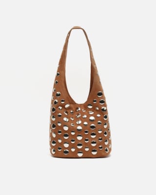 Bolso de hombro pequeño efecto ante con tachas por 15€