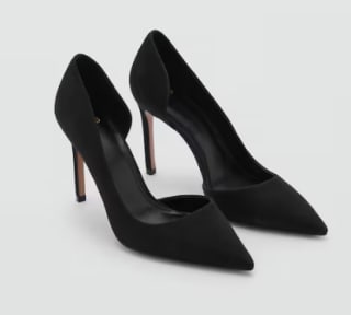 Asymmetrische pumps voor €18,99 in de mango outlet