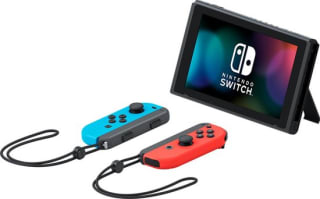 Nintendo Switch - Mario Kart 8 Deluxe bundel (Blauw/Rood) voor €219,99 bij Bol