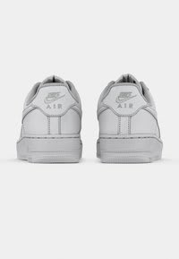 Nike Sportswear AIR FORCE 1 07 - Baskets basses pour 95,95€ chez Zalando