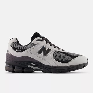 Paire de chaussures 2002R au prix de 75€