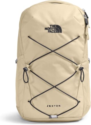 The North Face Jester mochila para laptop por $1,173.64 en Amazon