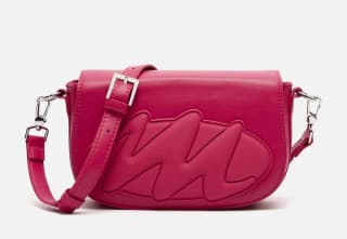 Bolso Bandolera pequeño con solapa por 8.70€.