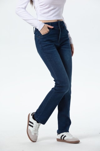 Jeans Mujer Flo Calce Recto Azul Oscuro Rebaja $14.990 solo en Fashions Park, Chile