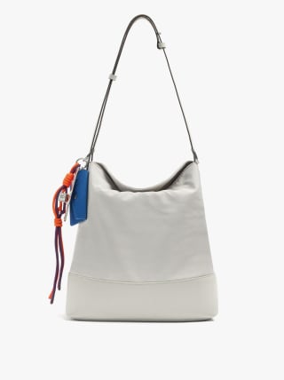 Parfois Bolso de hombro de nylon con colgadura por 19.99€.